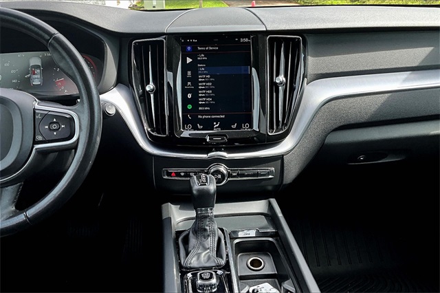 2020 Black Volvo XC60 T5 Momentum AWD SUV