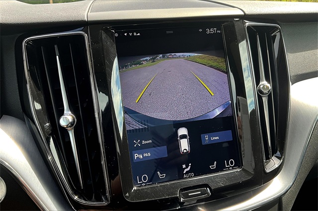 2020 Black Volvo XC60 T5 Momentum AWD SUV
