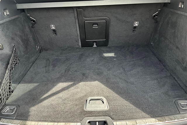 2020 Black Volvo XC60 T5 Momentum AWD SUV