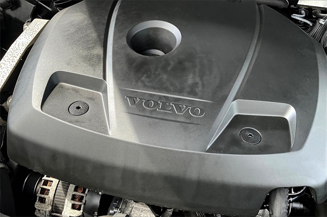2020 Black Volvo XC60 T5 Momentum AWD SUV