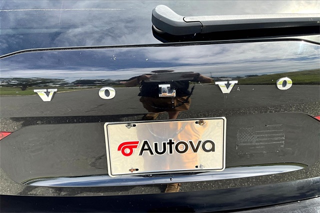 2020 Black Volvo XC60 T5 Momentum AWD SUV