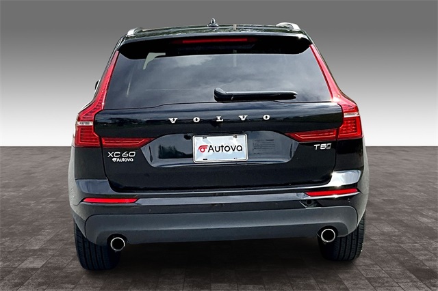 2020 Black Volvo XC60 T5 Momentum AWD SUV