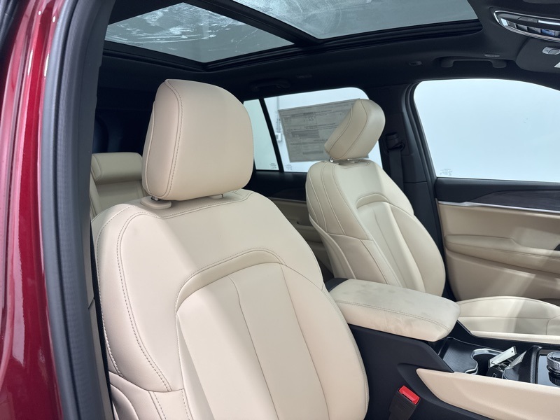 2025 Jeep Grand Cherokee Limited photo 14