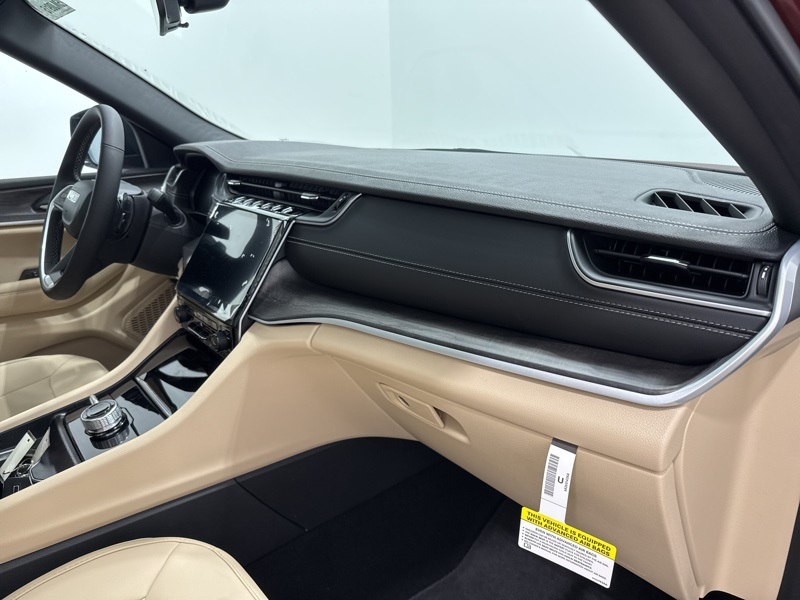 2025 Jeep Grand Cherokee Limited photo 16