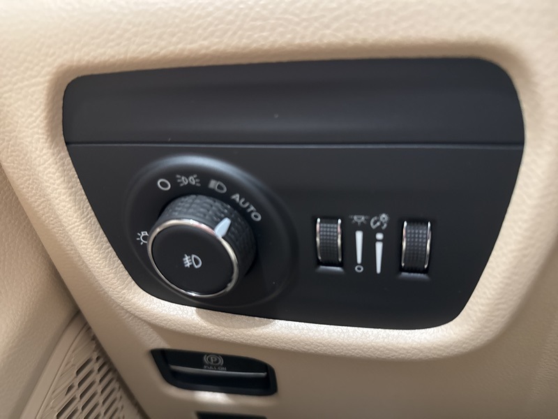 2025 Jeep Grand Cherokee Limited photo 22