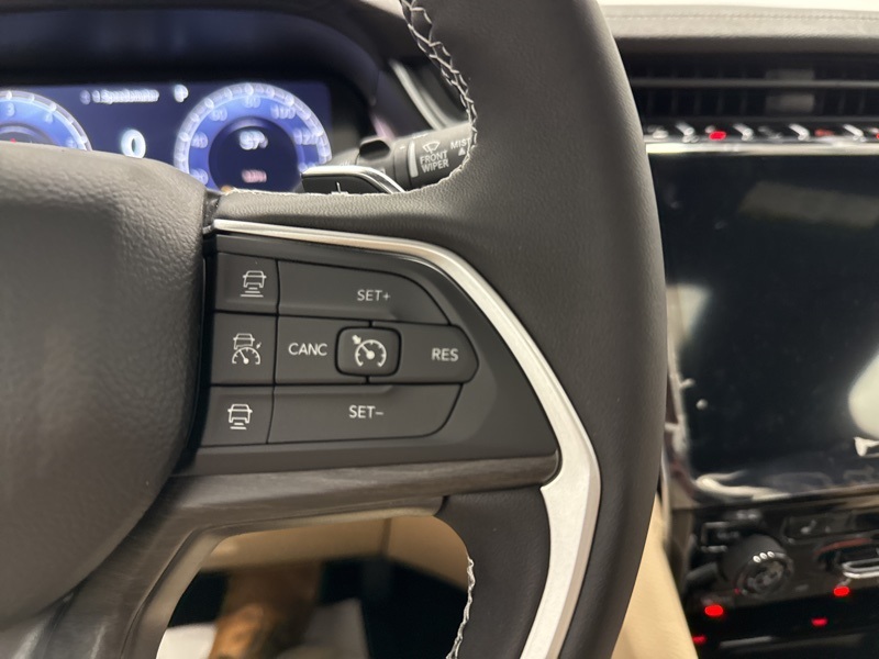 2025 Jeep Grand Cherokee Limited photo 25