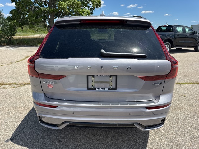 2026 Volvo XC60 B5 Plus photo 4
