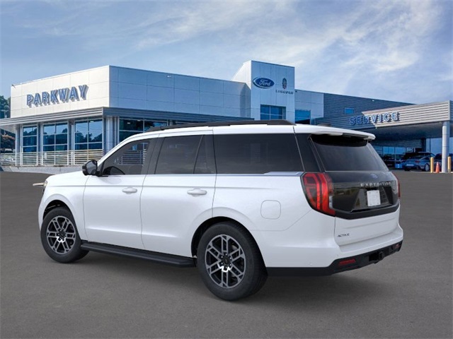 2025 Ford Expedition photo 2