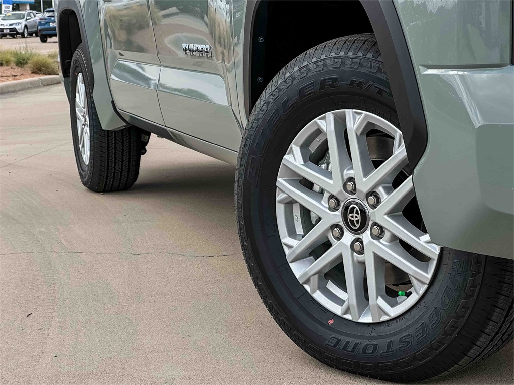 2026 Toyota Tundra SR5 CrewMax photo 2