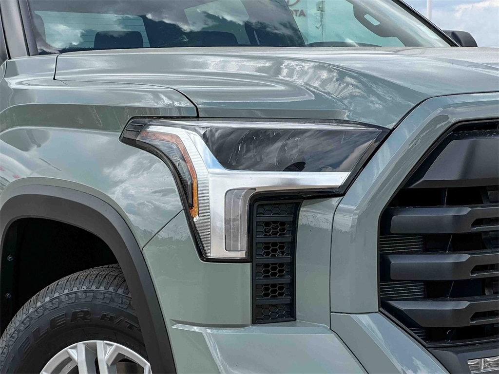 2026 Toyota Tundra SR5 CrewMax photo 3