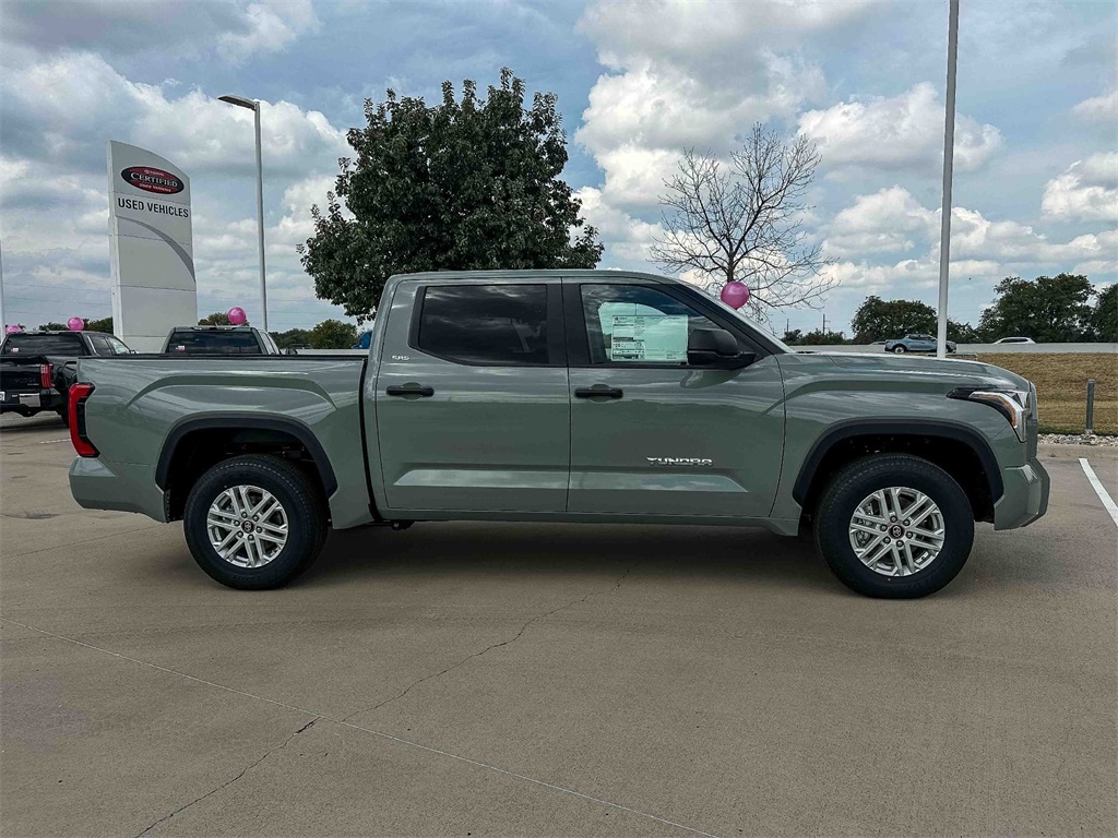 2026 Toyota Tundra SR5 CrewMax photo 4