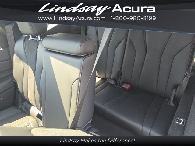 2026 Acura MDX SH-AWD Advance photo 7