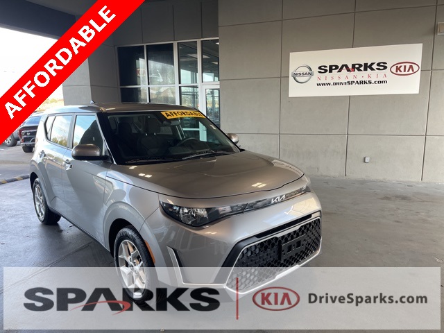 2023 Kia Soul LX's photo
