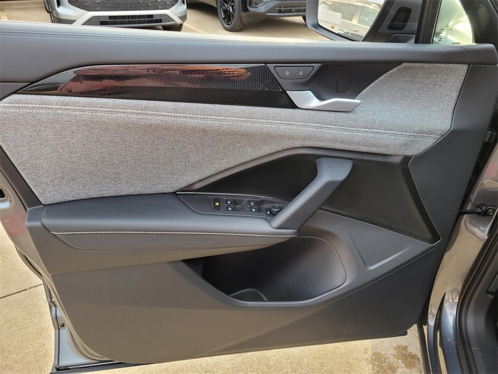 used 2025 Volkswagen Tiguan car, priced at $26,500