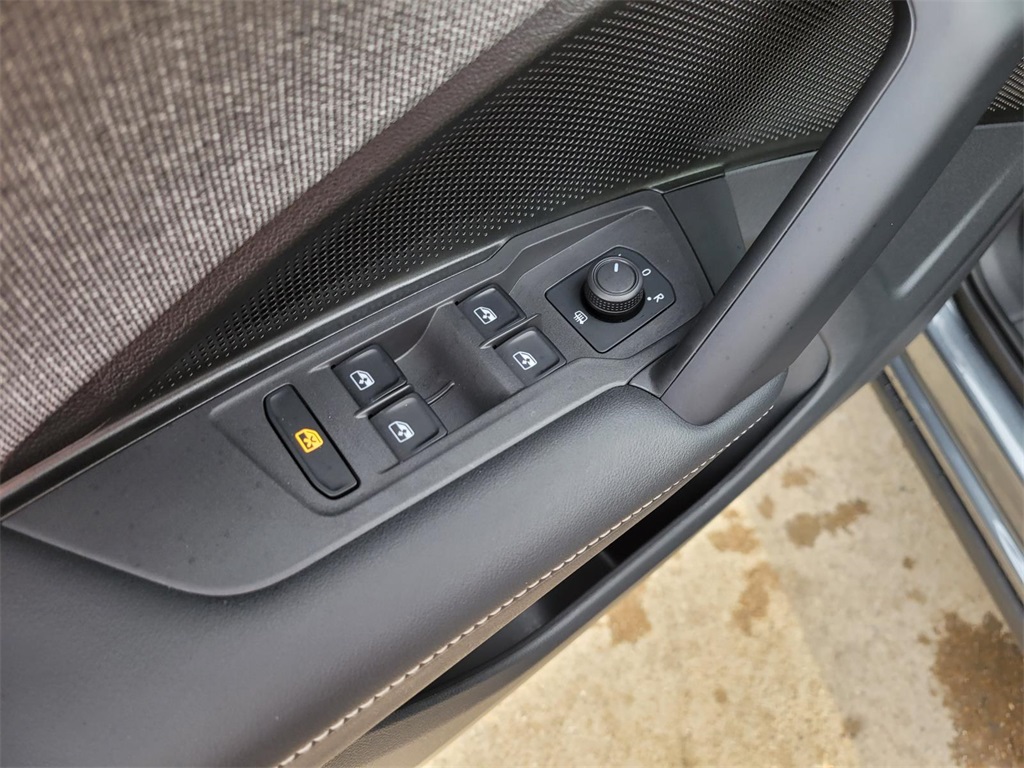 used 2025 Volkswagen Tiguan car, priced at $26,500