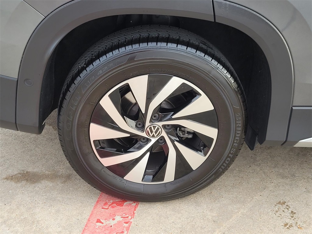 used 2025 Volkswagen Tiguan car, priced at $26,500