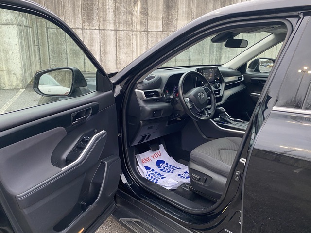 used 2021 Toyota Highlander car, priced at $22,795