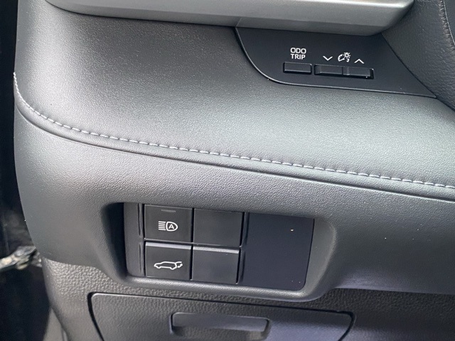 used 2021 Toyota Highlander car, priced at $22,795