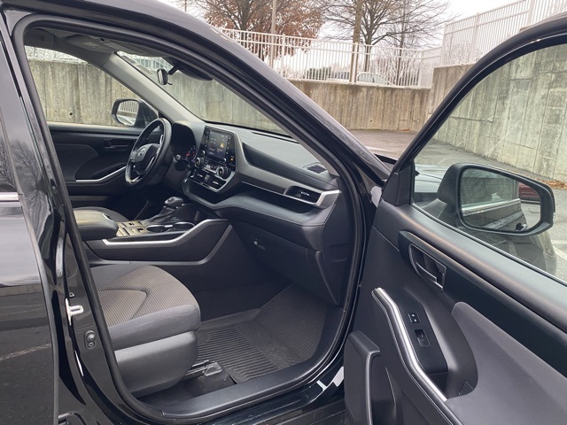 used 2021 Toyota Highlander car, priced at $22,795