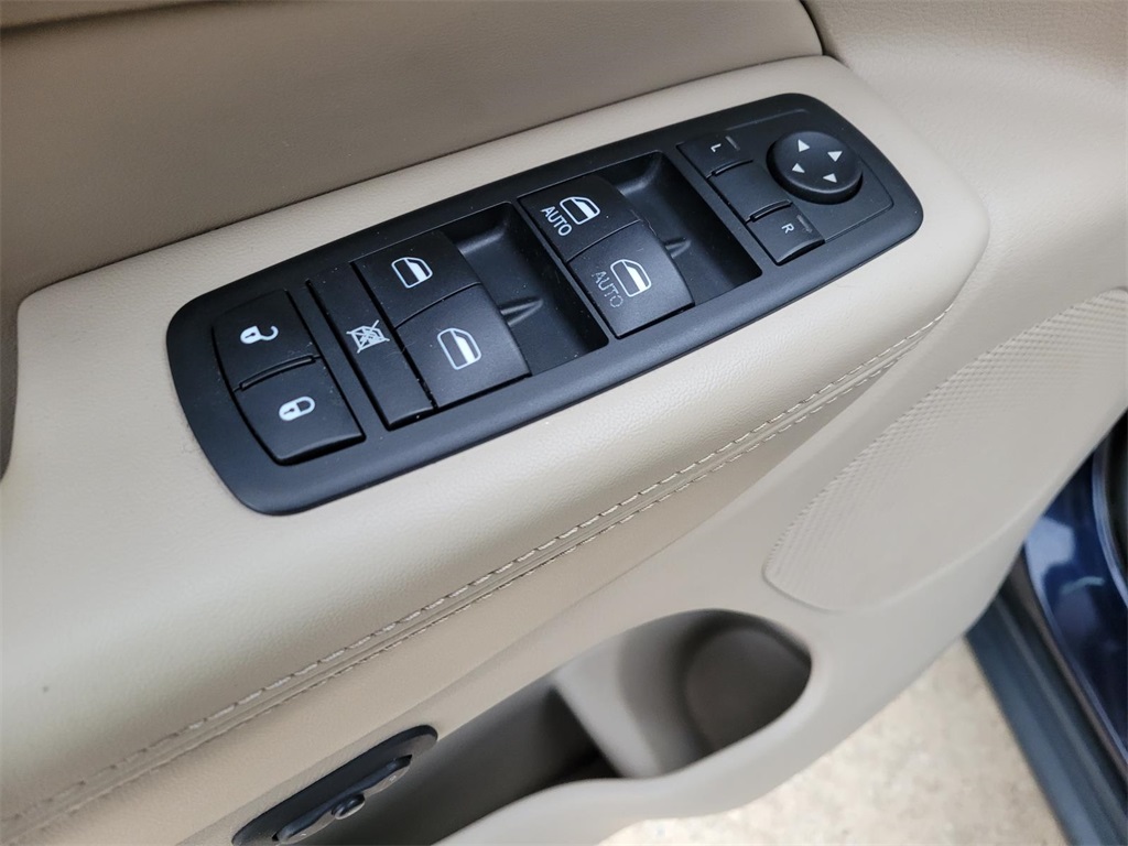 used 2013 Jeep Grand Cherokee car, priced at $7,000