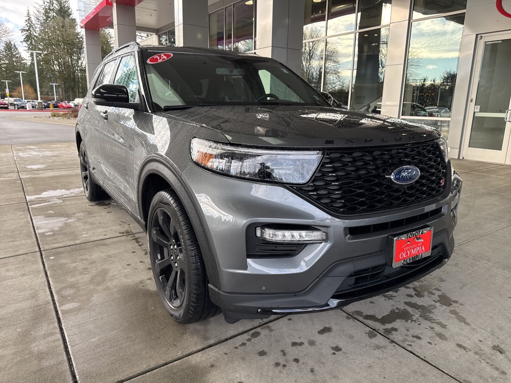 2024 Ford Explorer ST's photo