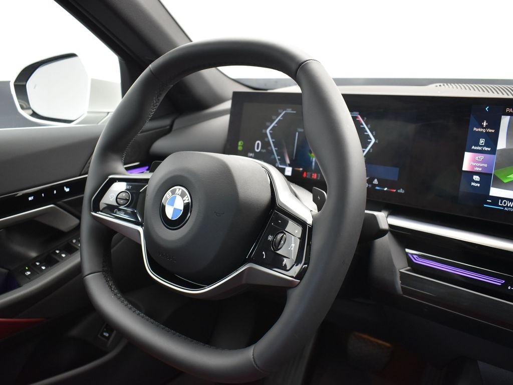 2025 Mineral White Metallic BMW 5 Series 530i RWD Sedan