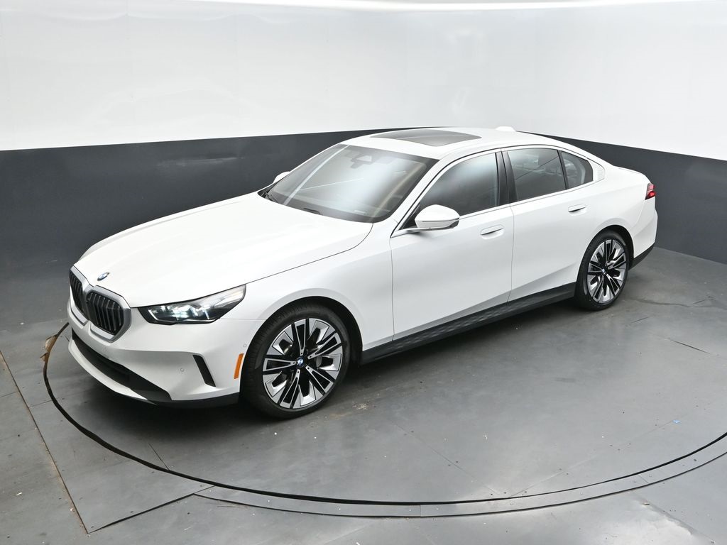 2025 Mineral White Metallic BMW 5 Series 530i RWD Sedan