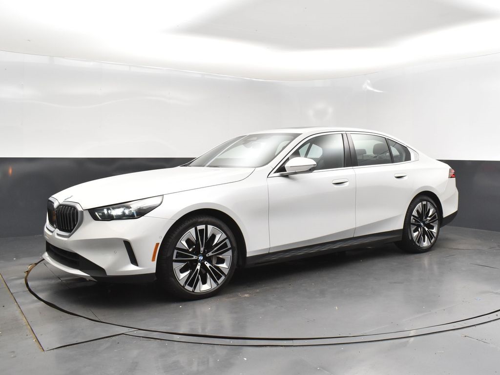 2025 Mineral White Metallic BMW 5 Series 530i RWD Sedan