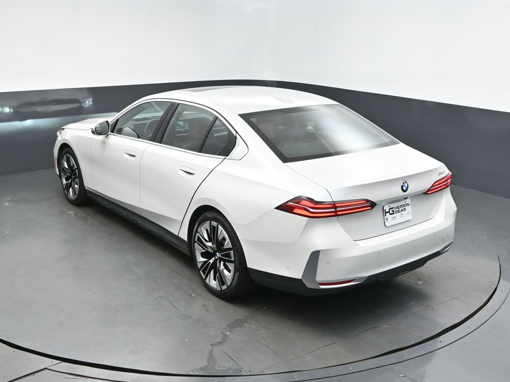 2025 Mineral White Metallic BMW 5 Series 530i RWD Sedan