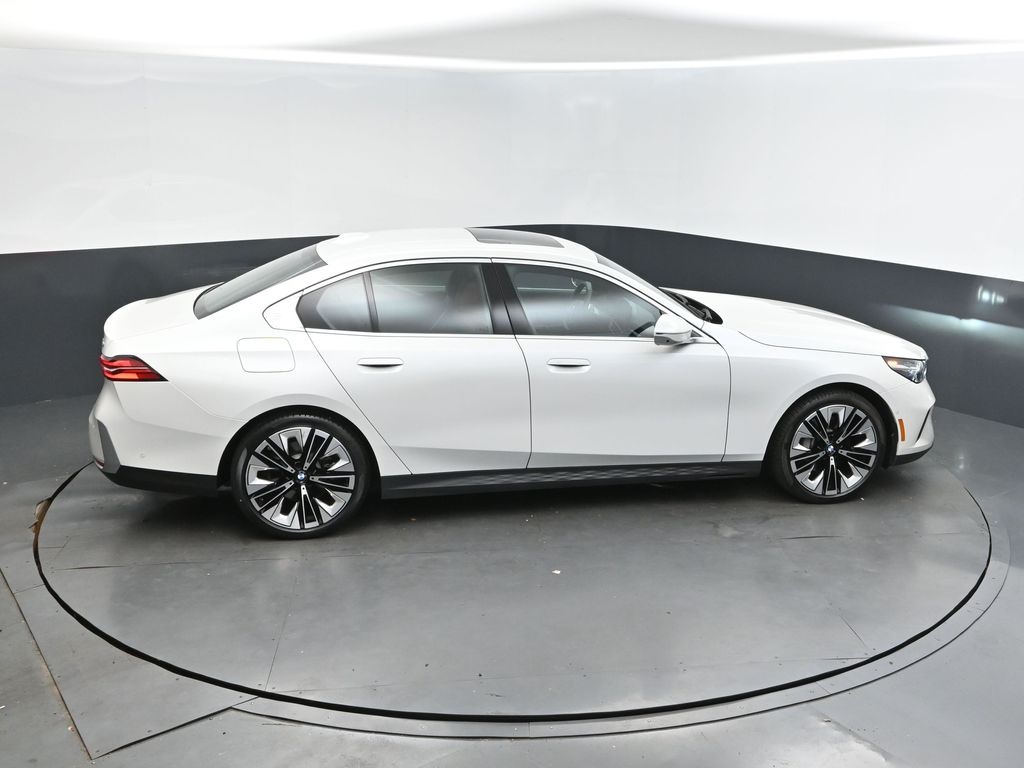 2025 Mineral White Metallic BMW 5 Series 530i RWD Sedan