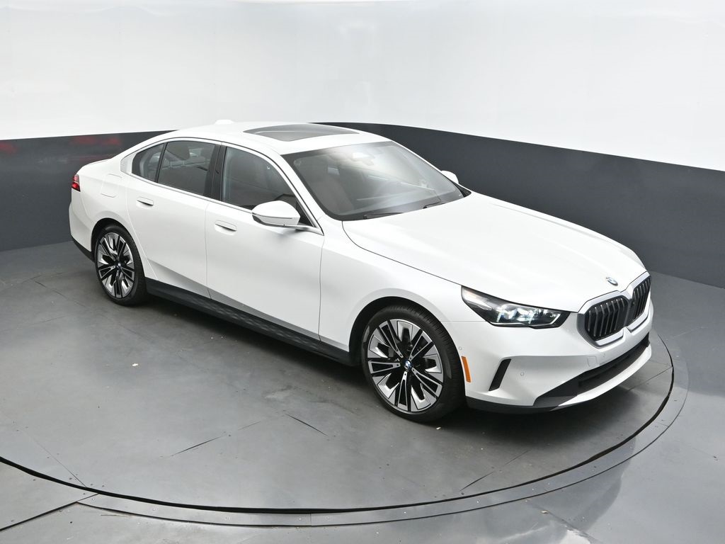 2025 Mineral White Metallic BMW 5 Series 530i RWD Sedan