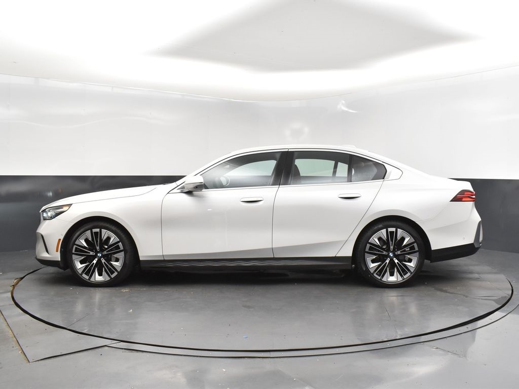 2025 Mineral White Metallic BMW 5 Series 530i RWD Sedan