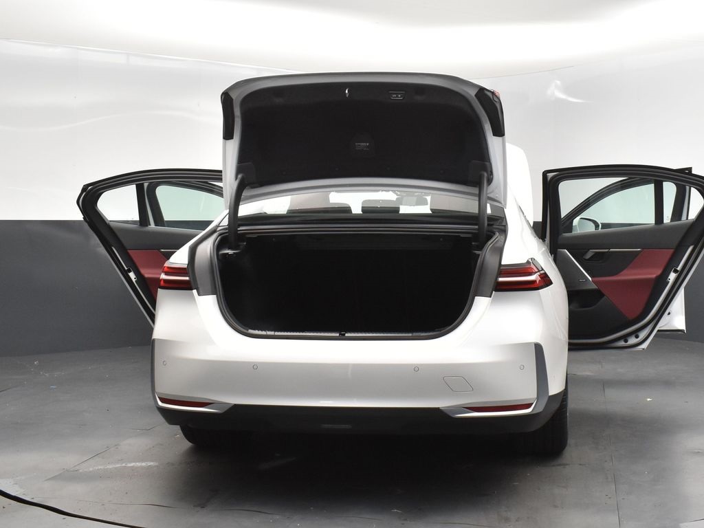 2025 Mineral White Metallic BMW 5 Series 530i RWD Sedan