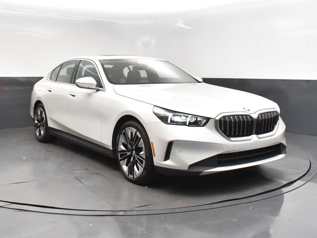 2025 Mineral White Metallic BMW 5 Series 530i RWD Sedan