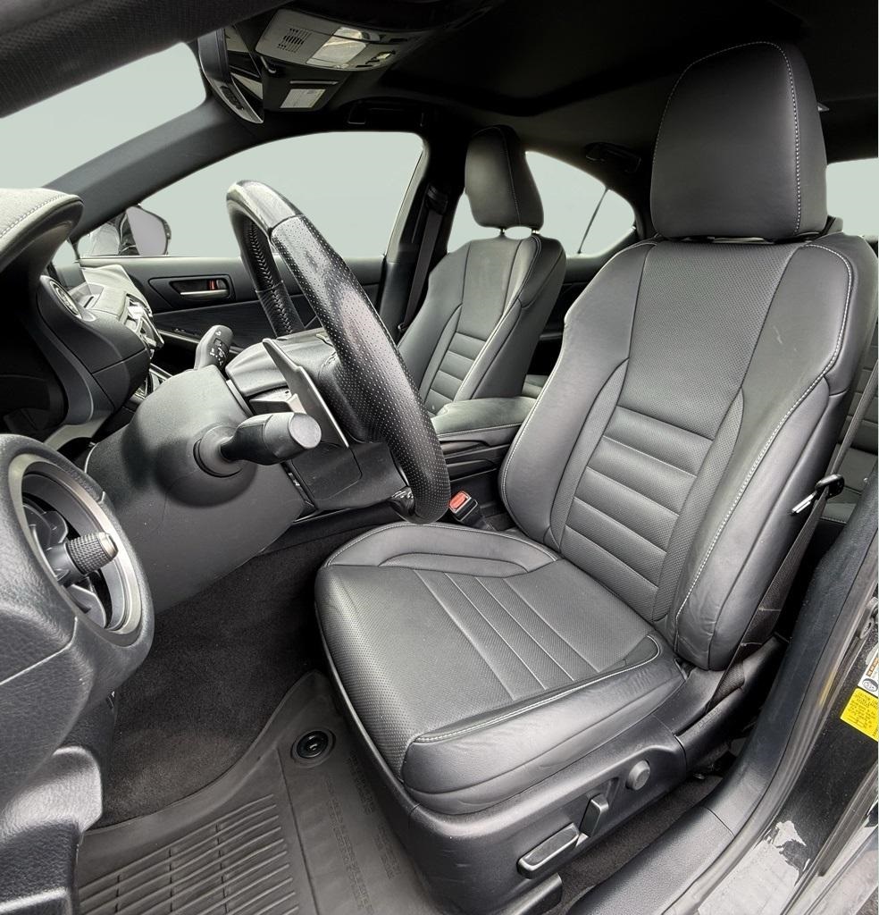 2022 Lexus IS 350 F SPORT AWD photo 21