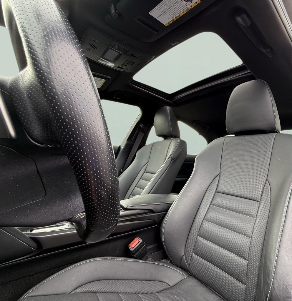 2022 Lexus IS 350 F SPORT AWD photo 22