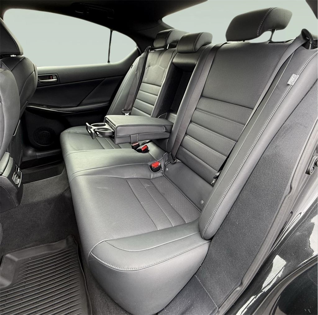 2022 Lexus IS 350 F SPORT AWD photo 3