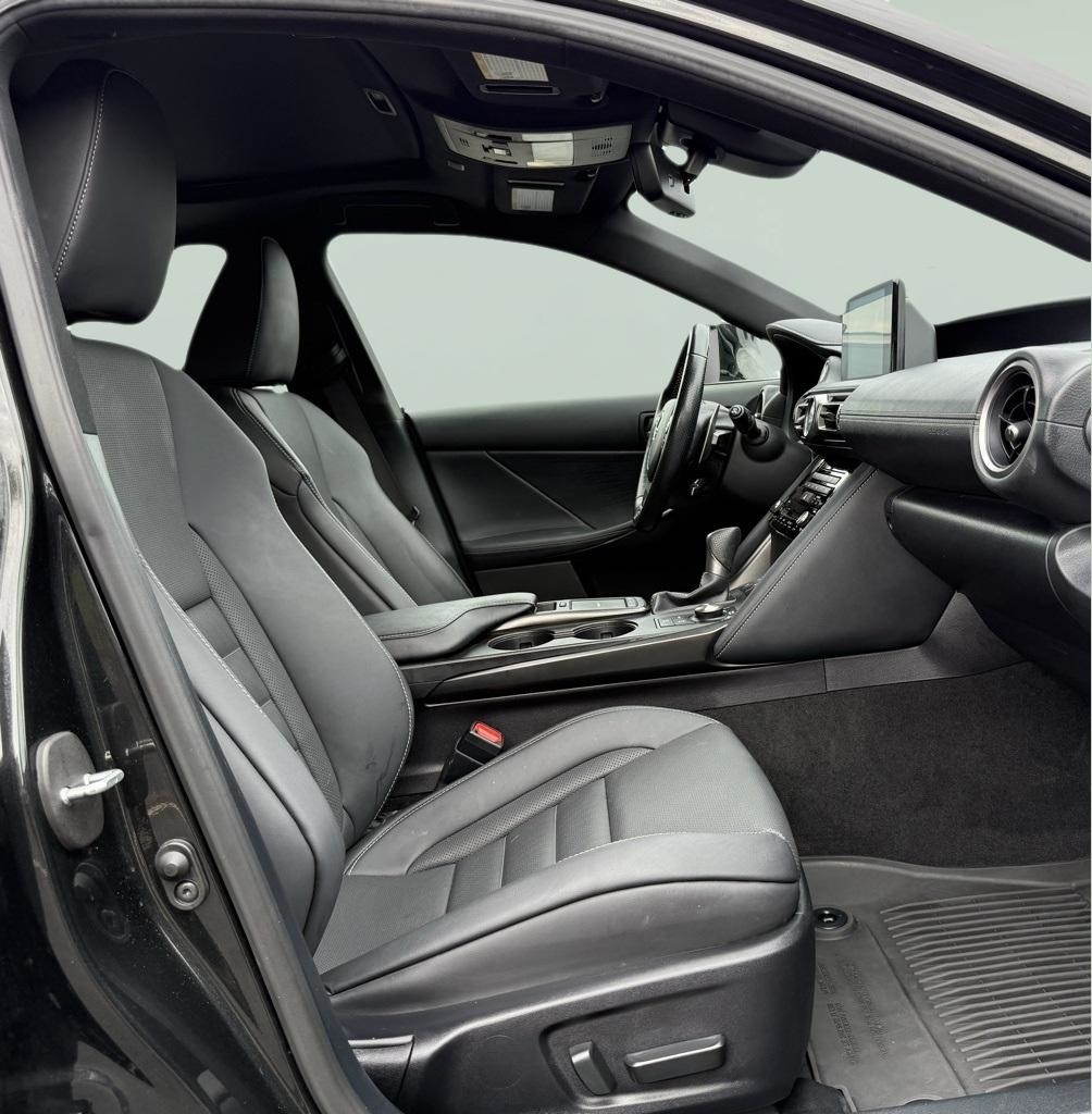 2022 Lexus IS 350 F SPORT AWD photo 4