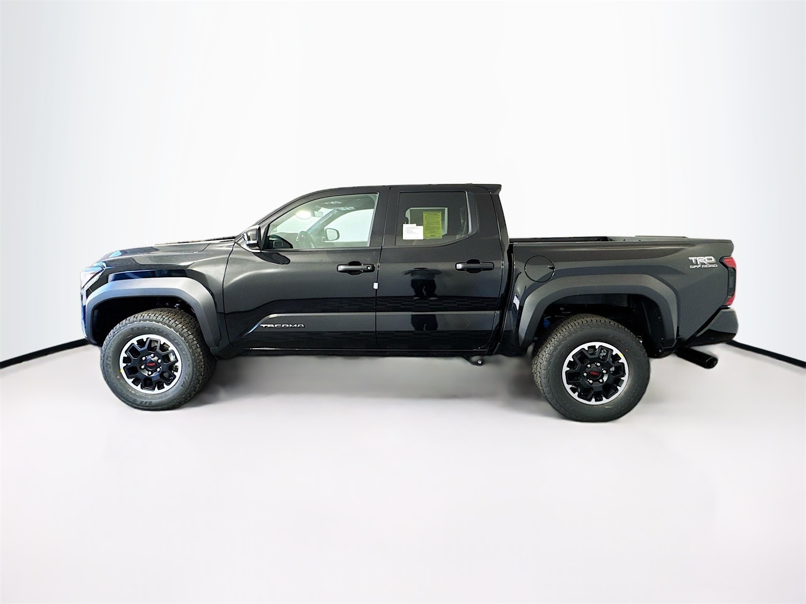 2025 Toyota Tacoma TRD Off-Road Double Cab photo 3