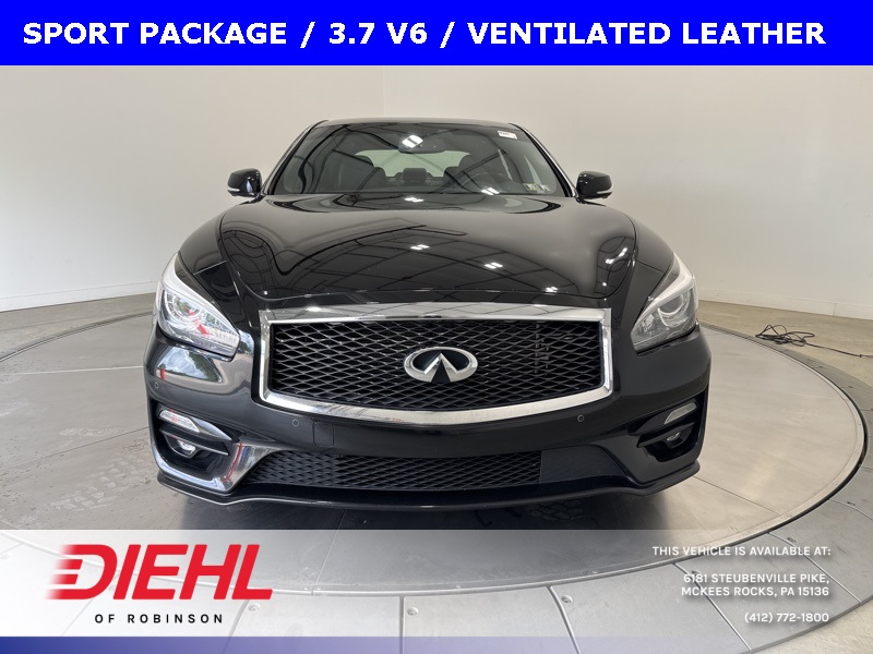 2018 Infiniti Q70 3.7 Luxe photo 2