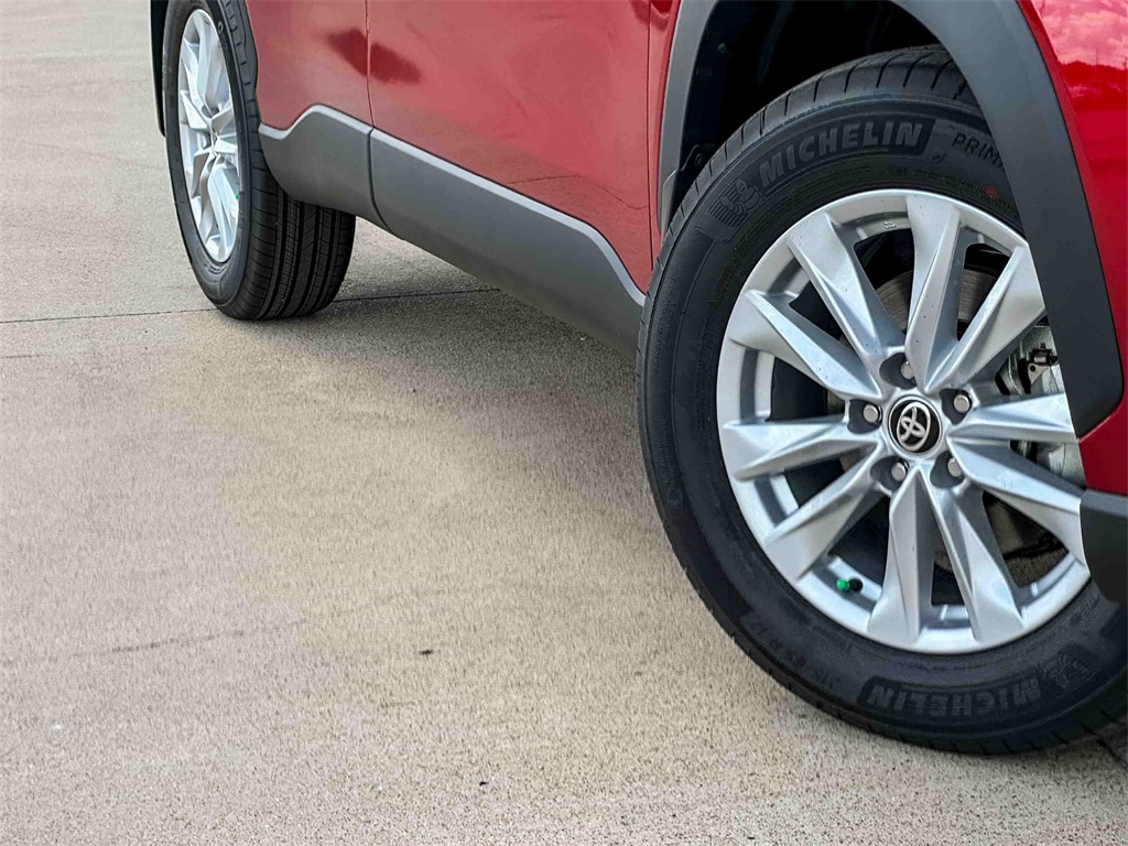 2026 Toyota Corolla Cross LE photo 2