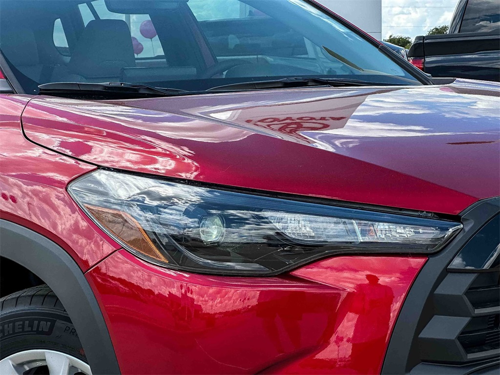 2026 Toyota Corolla Cross LE photo 3