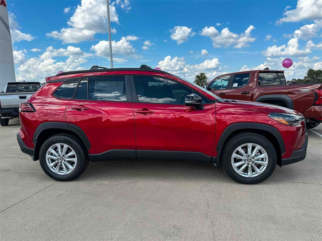 2026 Toyota Corolla Cross LE photo 4