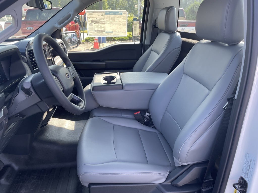 2025 Ford F-150 XL photo 5