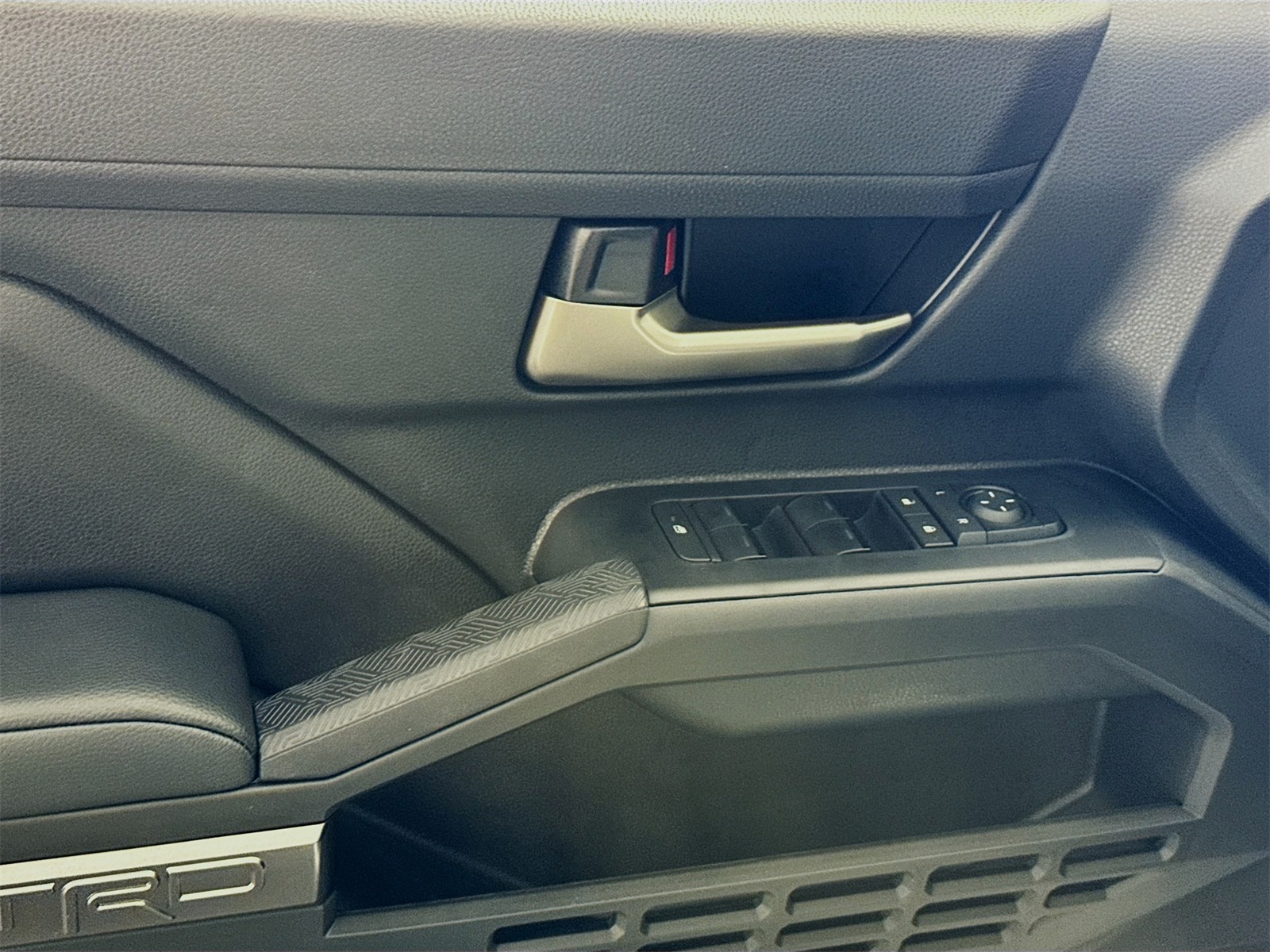 2025 Toyota Tacoma TRD Off-Road Double Cab photo 11