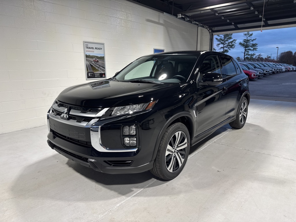 2026 Mitsubishi Outlander Sport SE's photo