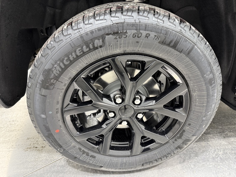 2025 Jeep Grand Cherokee Altitude X photo 2