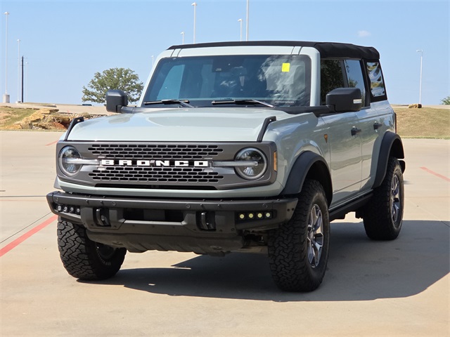 2023 Ford Bronco Badlands photo 3