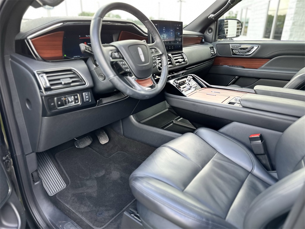 Used 2024 Lincoln Navigator SUV