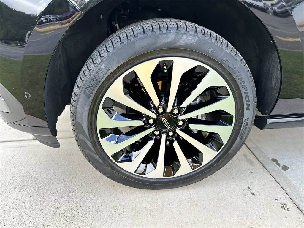 Used 2024 Lincoln Navigator SUV